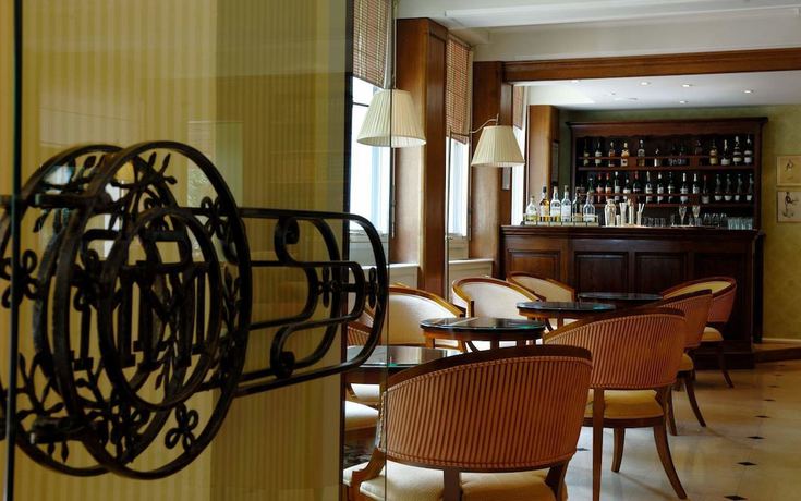 Imagen del bar/restaurante del Hotel Hostellerie du Moulin des Ruats. Foto 9