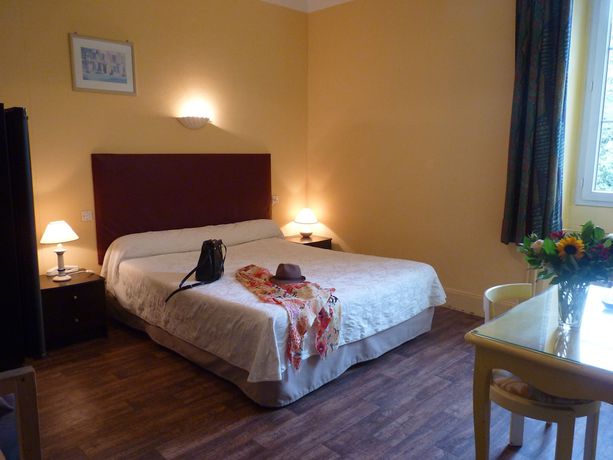 Imagen de la habitación del Hotel Hostellerie du Parc, Cambo Les Bains. Foto 5