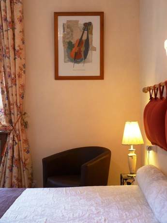 Imagen de la habitación del Hotel Hostellerie du Parc, Cambo Les Bains. Foto 15