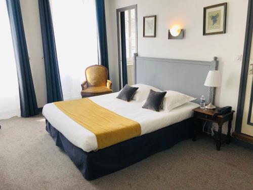 Imagen de la habitación del Hotel Hostellerie du Val d'Or. Foto 8