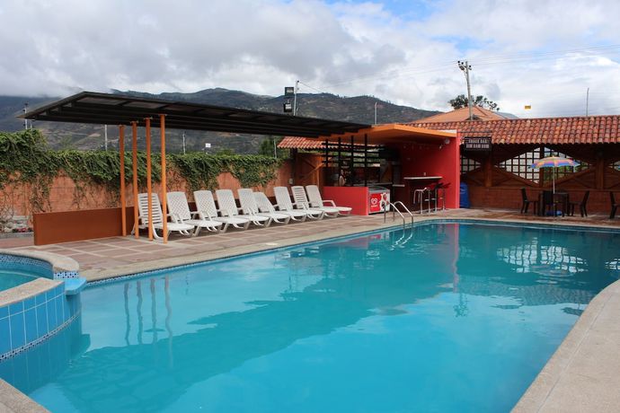 Imagen de la piscina del Hotel Hosteria Casa Grande. Foto 17