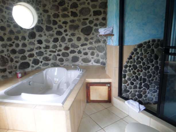 Imagen de la piscina del Hotel Hosteria El Encanto. Foto 19