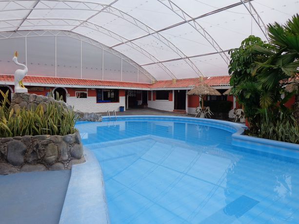 Imagen de la piscina del Hotel Hosteria El Surillal. Foto 13