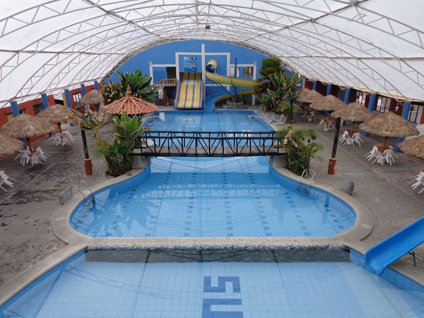 Imagen de la piscina del Hotel Hosteria El Surillal. Foto 16