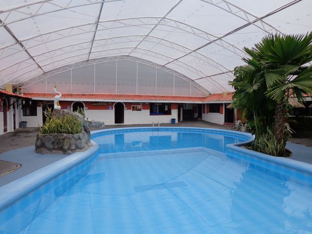 Imagen de la piscina del Hotel Hosteria El Surillal. Foto 20