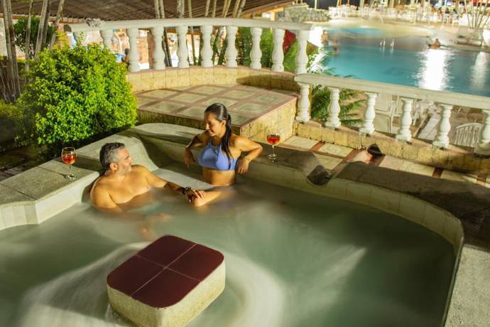 Imagen de la piscina del Hotel Hosteria Guaracu. Foto 16