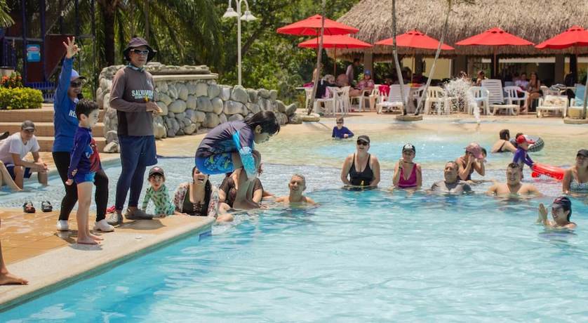 Imagen de la piscina del Hotel Hosteria Guaracu. Foto 17