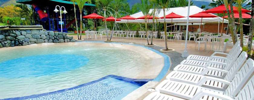 Imagen de la piscina del Hotel Hosteria Guaracu. Foto 19