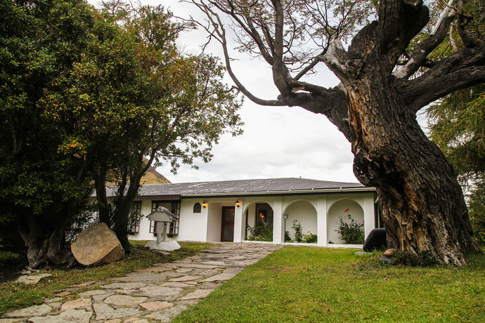 Imagen de los exteriores del Hotel Hosteria Pehoe. Foto 15