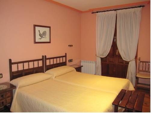 Imagen de la habitación del Hotel Hosteria Picos De Europa. Foto 11