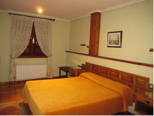 Imagen de la habitación del Hotel Hosteria Picos De Europa. Foto 16