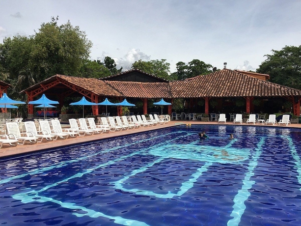 Imagen de la piscina del Hotel Hosteria Real Santa Fe. Foto 18