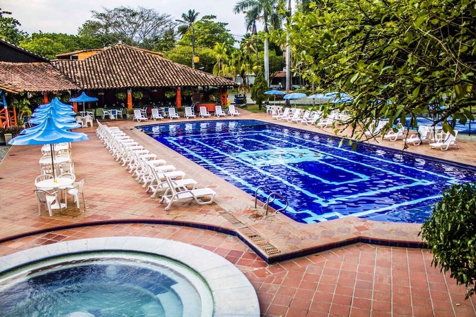 Imagen de la piscina del Hotel Hosteria Real Santa Fe. Foto 19
