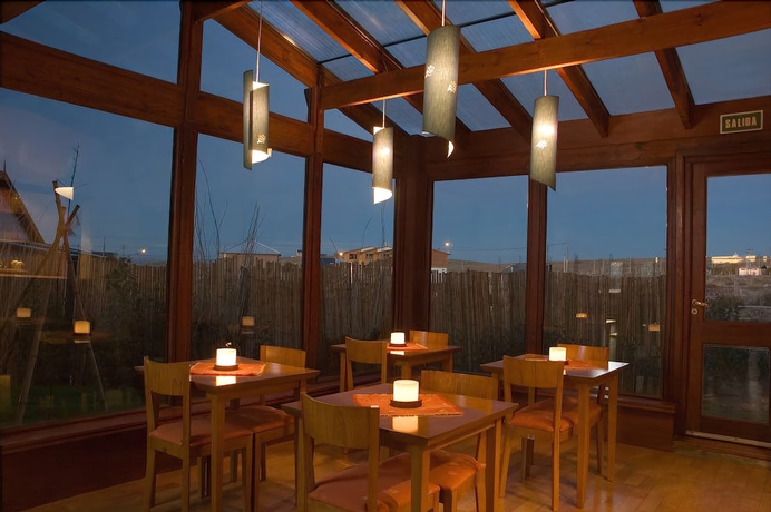 Imagen del bar/restaurante del Hotel Hosteria Roble Sur. Foto 4