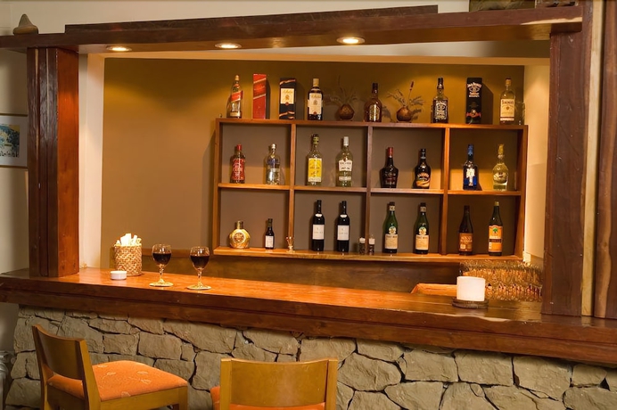 Imagen del bar/restaurante del Hotel Hosteria Roble Sur. Foto 5