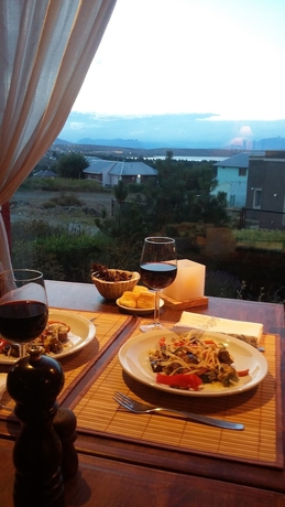 Imagen del bar/restaurante del Hotel Hosteria Rukahue. Foto 4