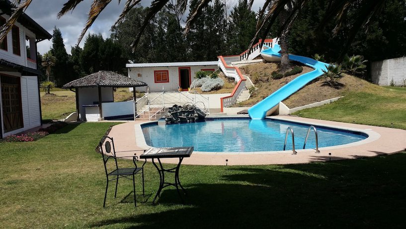 Imagen de la piscina del Hotel Hosteria San Carlos Tababela. Foto 18