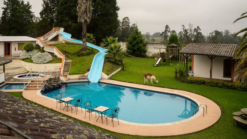 Imagen de la piscina del Hotel Hosteria San Carlos Tababela. Foto 20