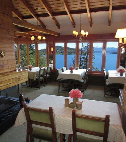 Imagen del bar/restaurante del Hotel Hosteria Santa Rita. Foto 16