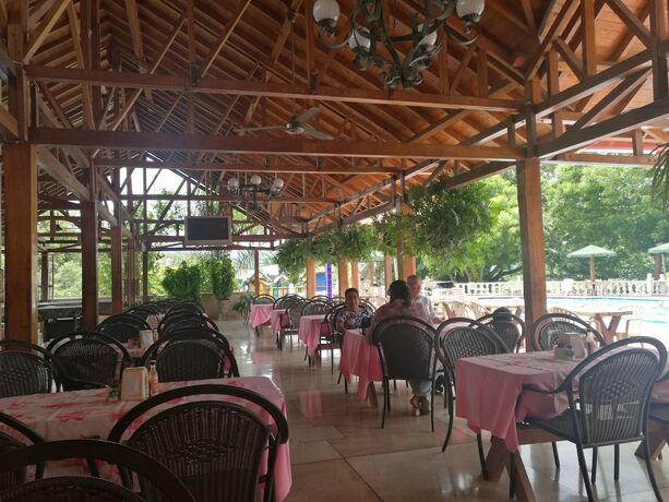 Imagen del bar/restaurante del Hotel Hoster&iacute;a Bohios. Foto 14