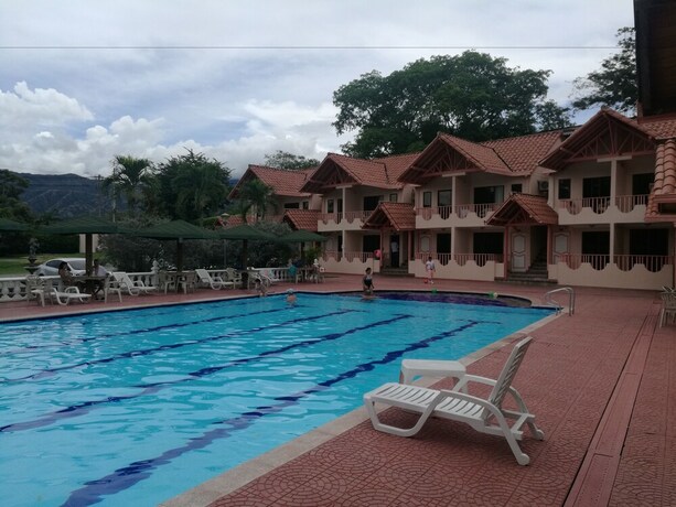 Imagen de la piscina del Hotel Hoster&iacute;a Bohios. Foto 34