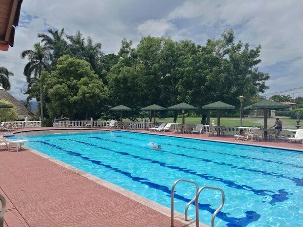 Imagen de la piscina del Hotel Hoster&iacute;a Bohios. Foto 35