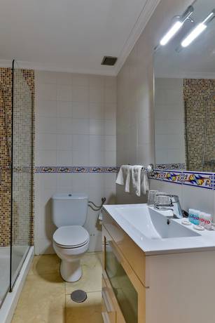 Imagen de la habitación del Hotel Hostería El Bodegón De Gredos. Foto 6