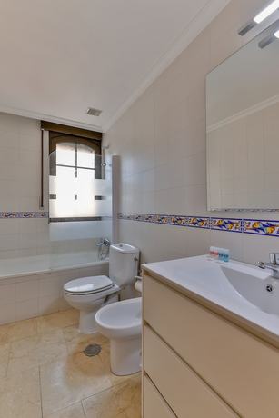 Imagen de la habitación del Hotel Hostería El Bodegón De Gredos. Foto 7