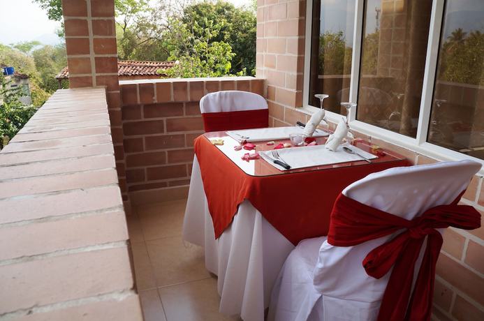 Imagen de la habitación del Hotel Hoster&iacute;a Fundadores. Foto 15