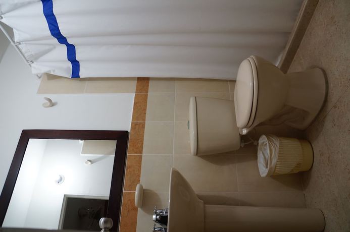 Imagen de la habitación del Hotel Hoster&iacute;a Fundadores. Foto 16