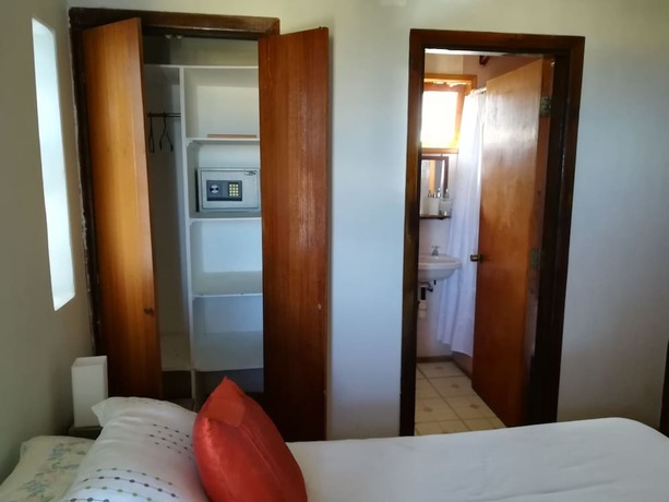 Imagen de la habitación del Hotel Hoster&iacute;a Montemar. Foto 17