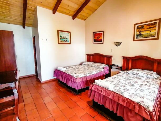 Imagen de la habitación del Hotel Hoster&iacute;a Para&iacute;so. Foto 15