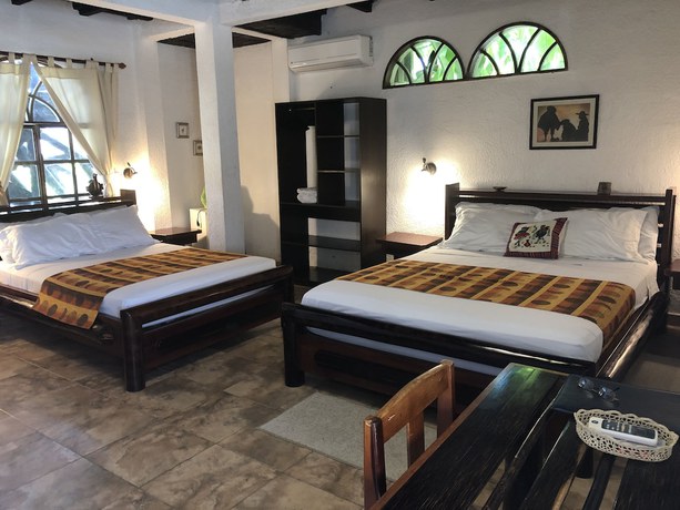 Imagen de la habitación del Hotel Hoster&iacute;a Puerto Gaviota. Foto 2