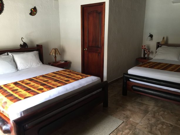 Imagen de la habitación del Hotel Hoster&iacute;a Puerto Gaviota. Foto 11