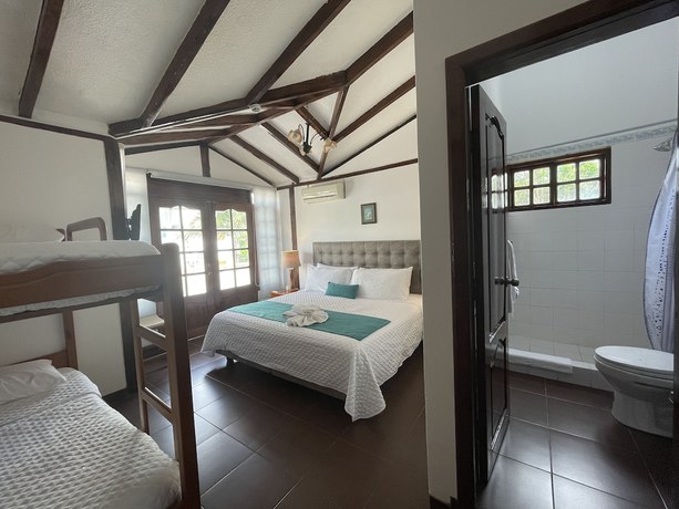 Imagen de la habitación del Hotel Hoster&iacute;a Punta Blanca. Foto 8