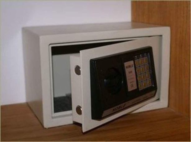 Imagen de la habitación del Hotel Hoster&iacute;a Senderos. Foto 13