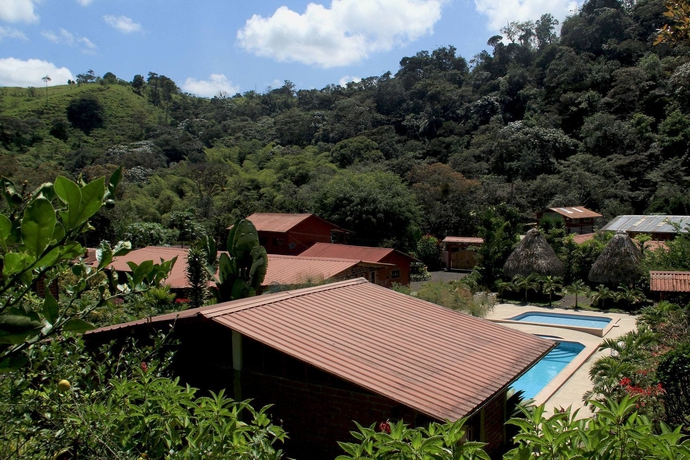 Imagen de los exteriores del Hotel Hoster&iacute;a Sumak Pakari. Foto 5