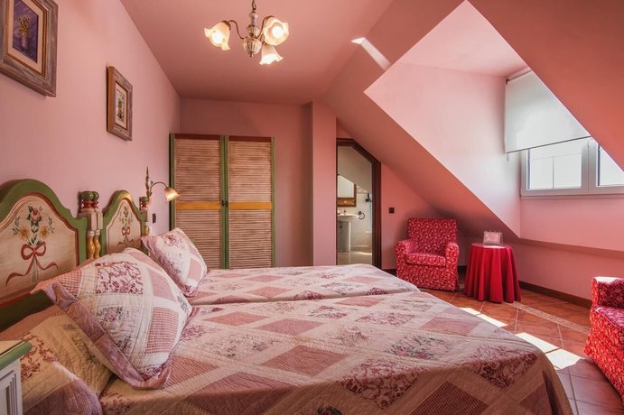 Imagen de la habitación del Hotel Hoster&iacute;a de Langre. Foto 5