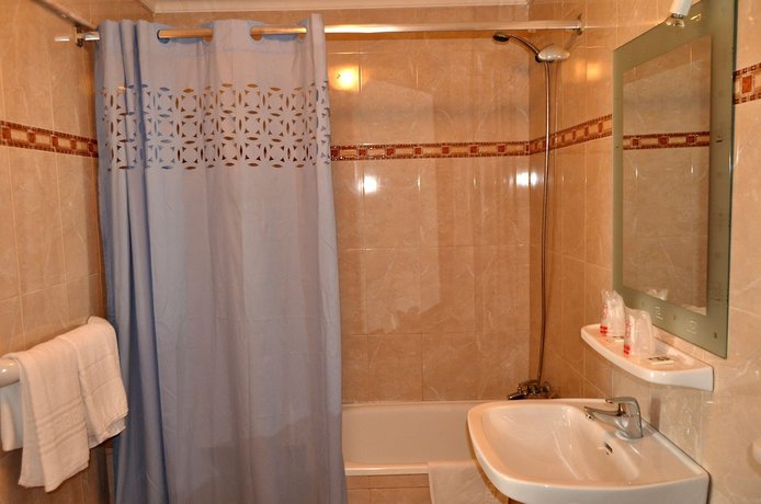 Imagen de la habitación del Hotel Hoster&iacute;a de Somo. Foto 8