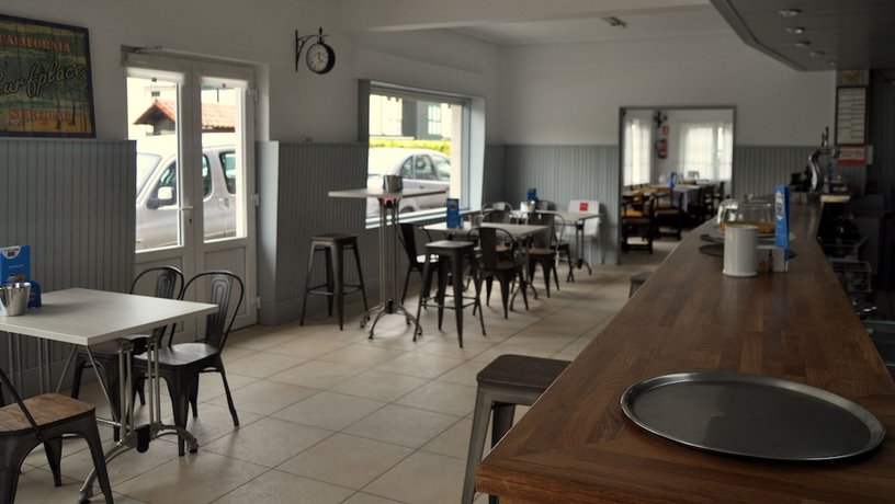 Imagen del bar/restaurante del Hotel Hoster&iacute;a de Somo. Foto 5