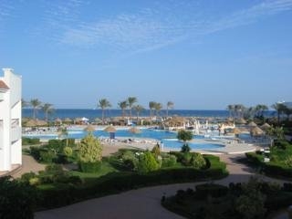 Imagen de la piscina del Hotel Hostmark Grand Seas. Foto 9