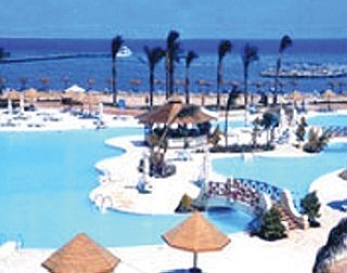 Imagen de la piscina del Hotel Hostmark Grand Seas. Foto 10
