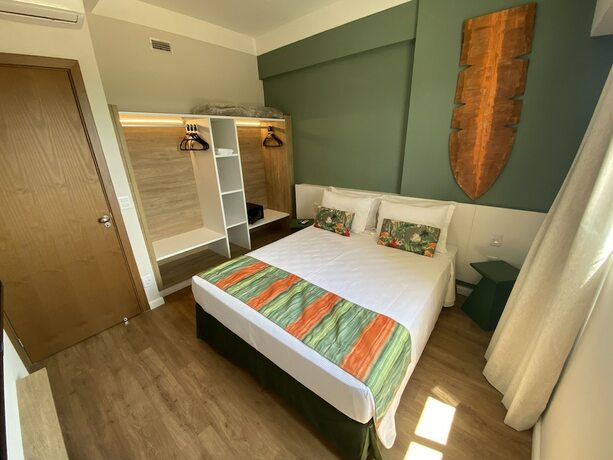 Imagen de la habitación del Hotel Hot Beach Suites. Foto 14