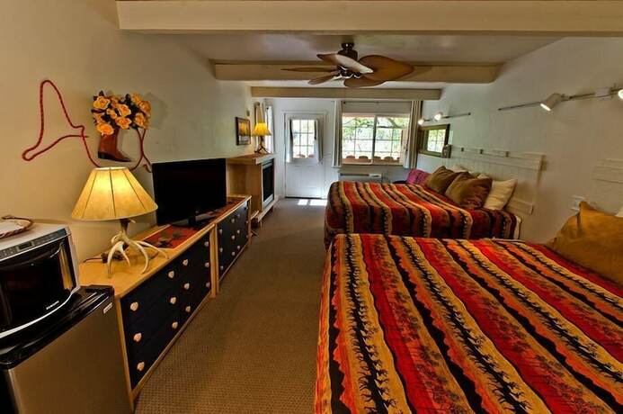 Imagen de la habitación del Hotel Hot Springs Inn. Foto 10