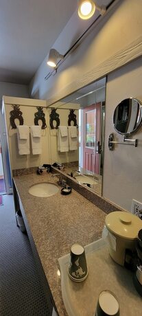 Imagen de la habitación del Hotel Hot Springs Inn. Foto 11