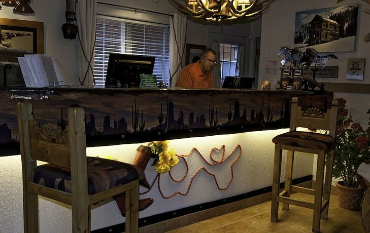 Imagen general del Hotel Hot Springs Inn. Foto 4