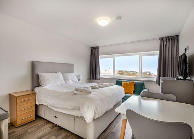 Imagen de la habitación del Hotel Hot Tub Haven with Dreamy Sea Vista!. Foto 14