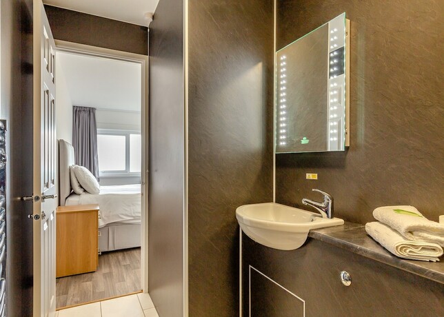 Imagen de la habitación del Hotel Hot Tub Haven with Dreamy Sea Vista!. Foto 19