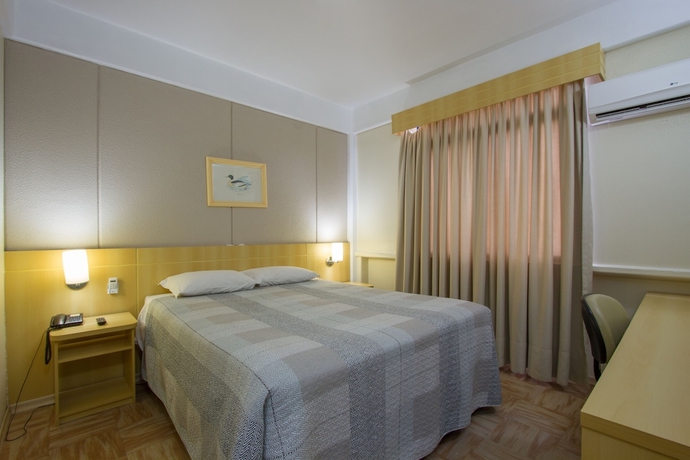 Imagen de la habitación del Hotel Hot&eacute;is Le Canard. Foto 3