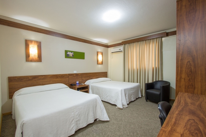 Imagen de la habitación del Hotel Hot&eacute;is Le Canard. Foto 5